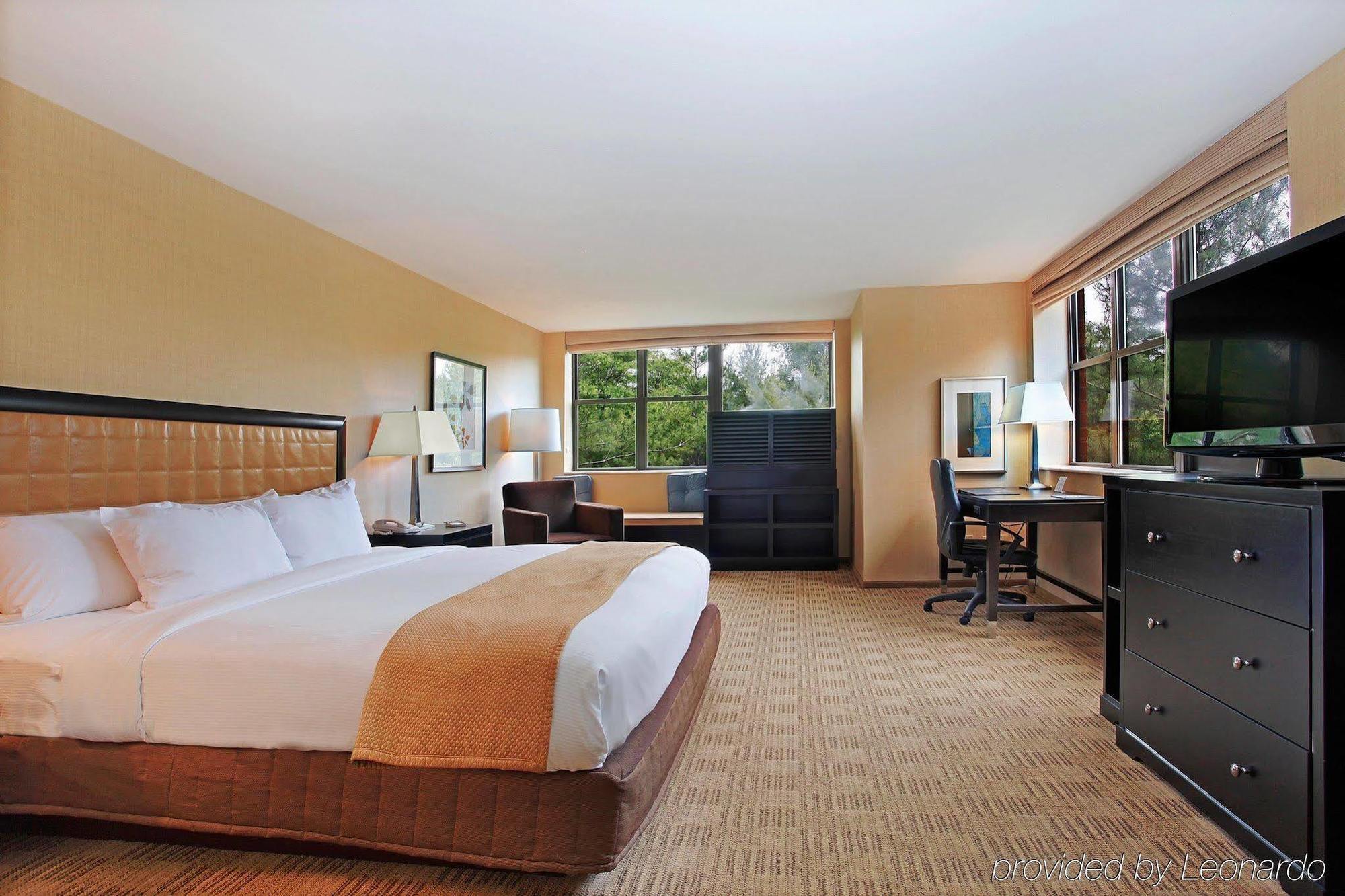 The Saratoga Hilton Hotel Saratoga Springs Szoba fotó